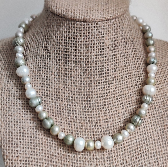 Genuine Cultured Pearls Necklace - Picture 10 of 14